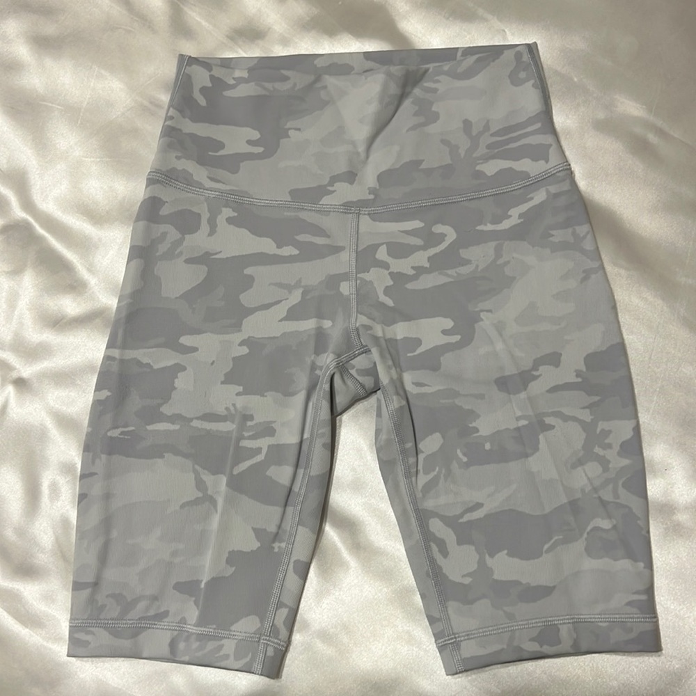 Lululemon align HR biker shorts 8”